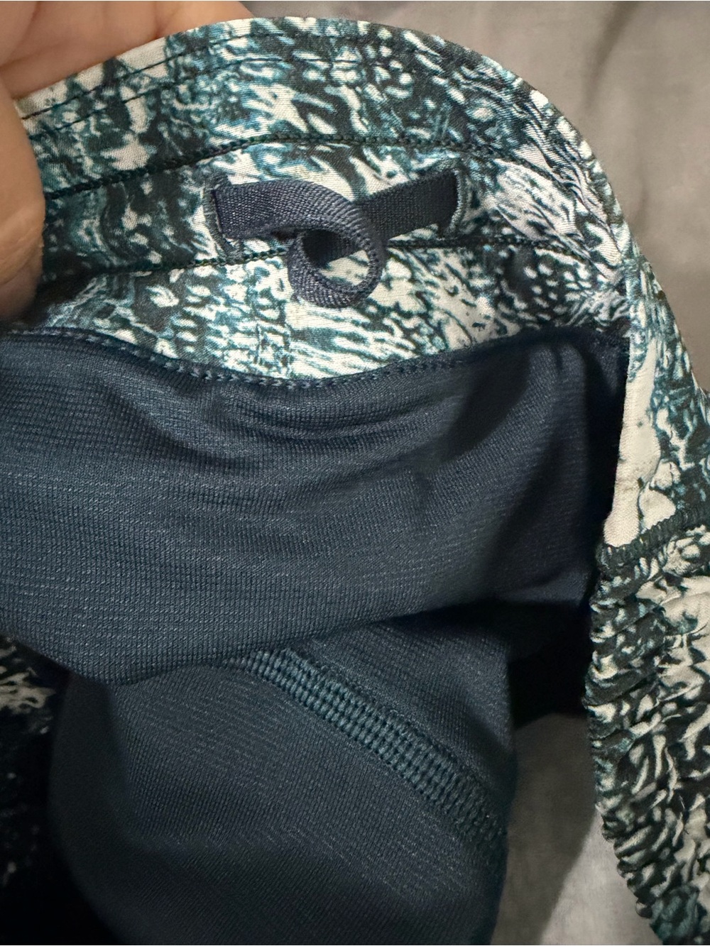 Lululemon hotty hot shorts II 4“women’s size 6 Running Shorts - green activewear - Picture 8 of 11